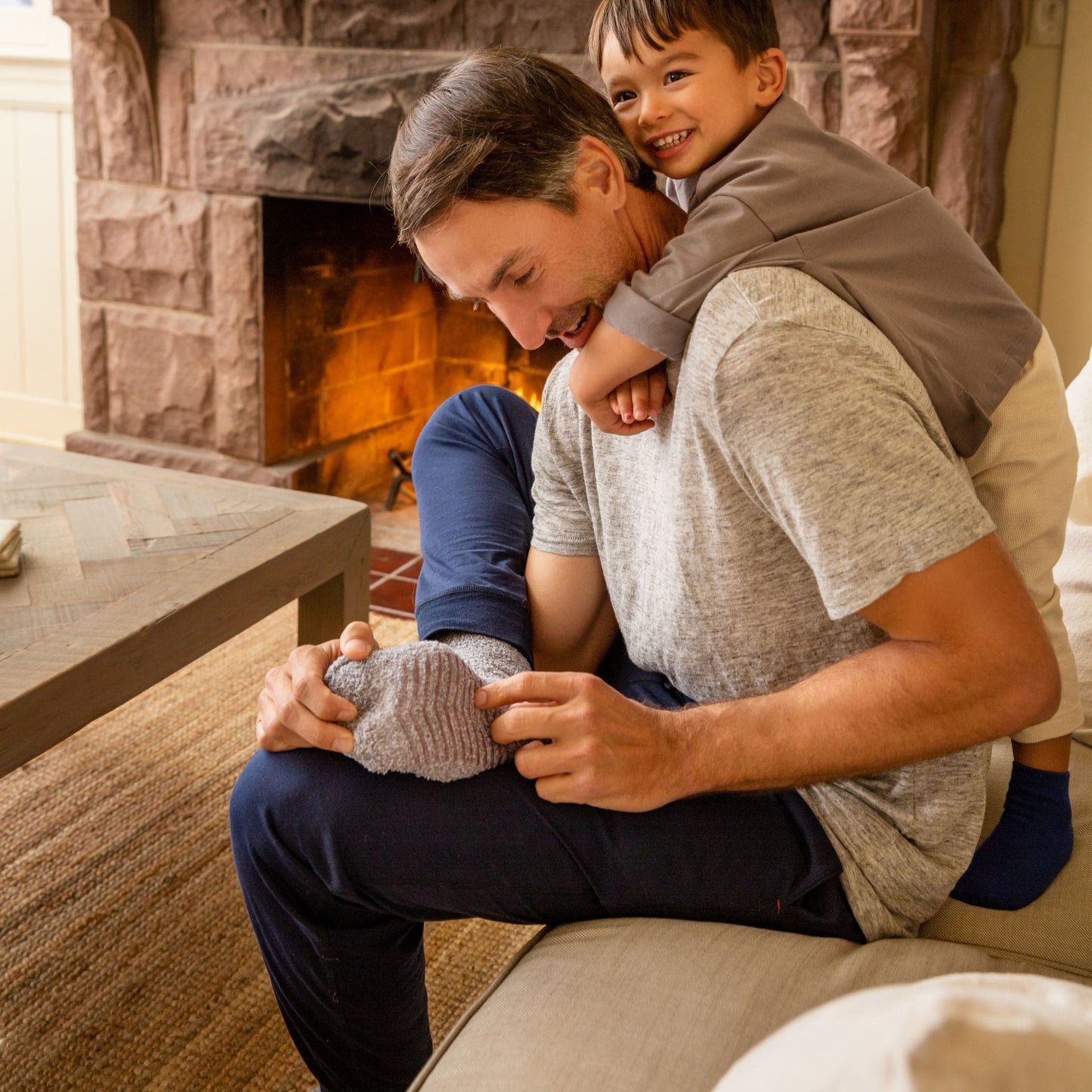 Hlýjir, mjúkir gripsokkar gráir - 2 pör